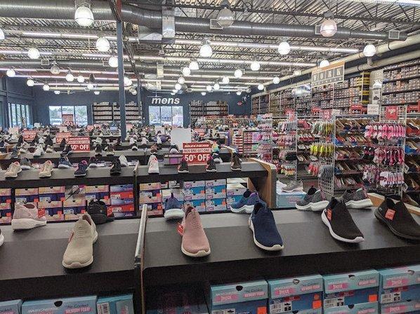 SKECHERS Warehouse Outlet