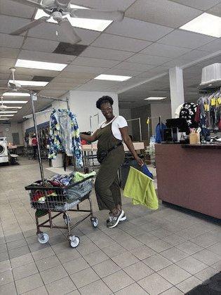 Easy Kleen Laundromat
