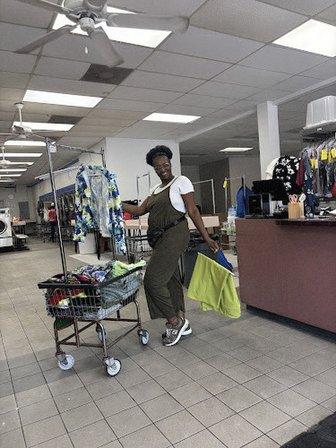 Easy Kleen Laundromat