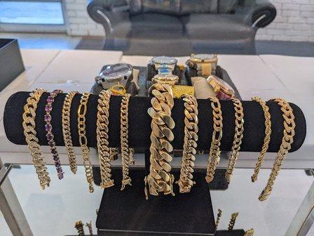 The Gold Spot Cash for Gold Buyers, Silver, Coins, Jewelry, Diamonds and Gift Cards