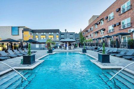 Hollander Hotel St. Petersburg / Downtown