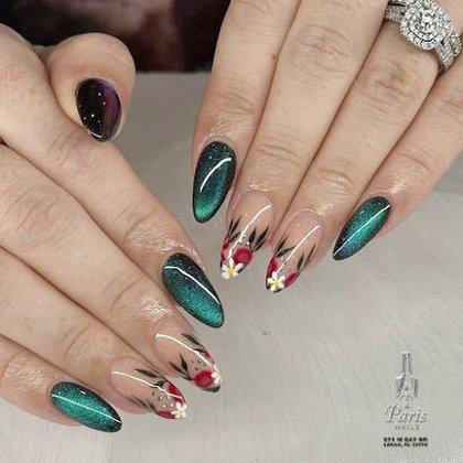 Paris Nails of largo