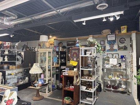 Cozy Corner Antiques & Jewelry
