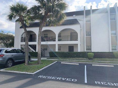 Russellwood Condominiums