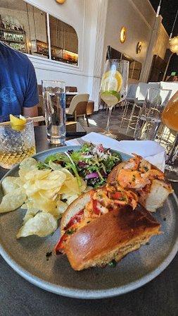 Bouzy - Bar & Restaurant