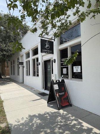 The Silhaus | Private Pole Dance + Yoga Studio