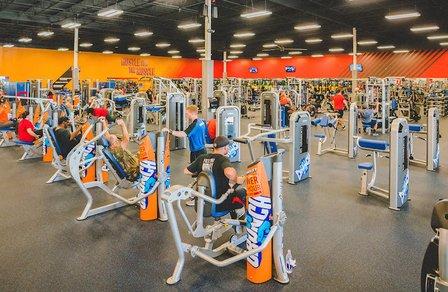 Crunch Fitness - Tyrone