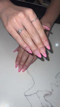 Crave Nails & Beauty Bar