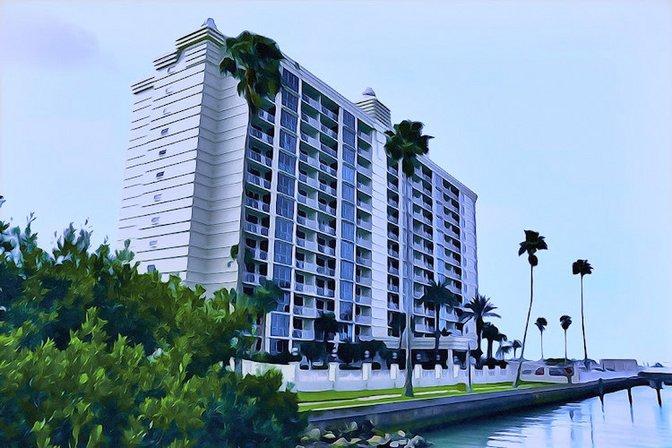 Pierce 100 Condominium