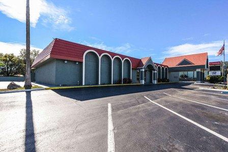 Econo Lodge Tampa near Busch Gardens