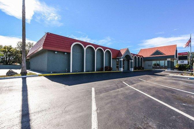 Econo Lodge Tampa near Busch Gardens