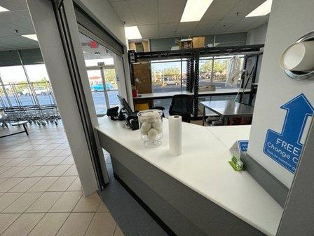 LaundrOclean Laundromat