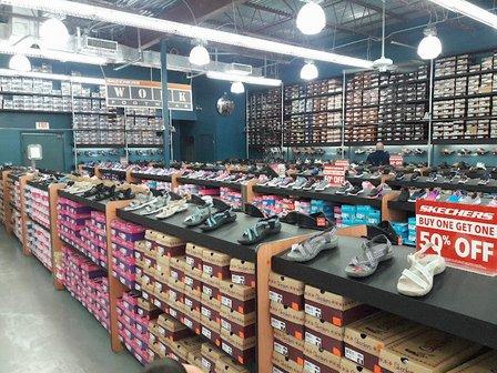 SKECHERS Warehouse Outlet
