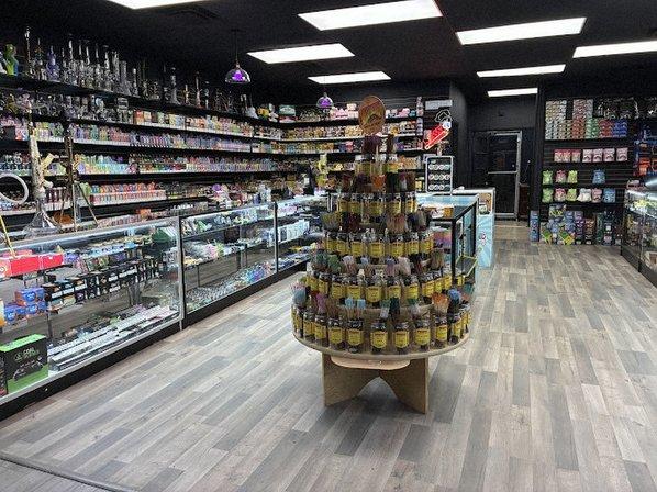 SHORE SMOKESHOP/ DISPENSARY LOUNGE THE #1IN GANDYSHORE