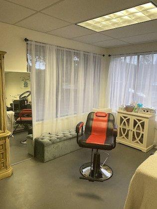 Eyebrow Threading by Zainab