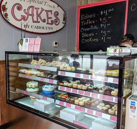 A Special Touch - Cakes By Carolynn