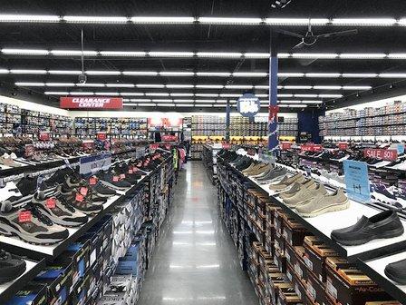 SKECHERS Warehouse Outlet