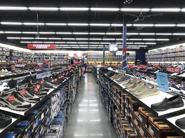 SKECHERS Warehouse Outlet