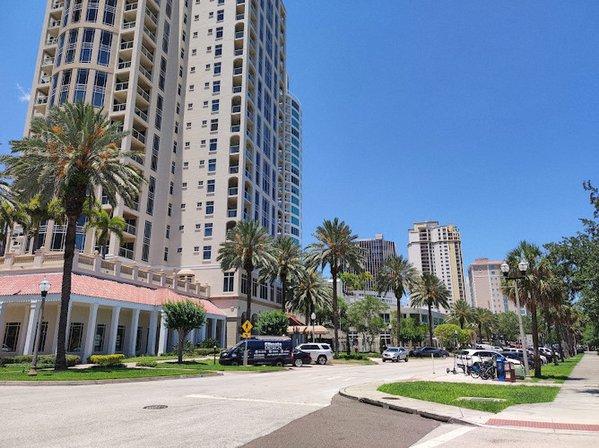 Parkshore Plaza