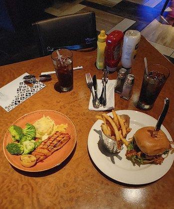 Seminole Hard Rock Pool Bar & Grill