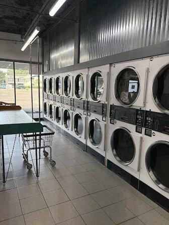 Square Bubbles Laundromat @ Busch