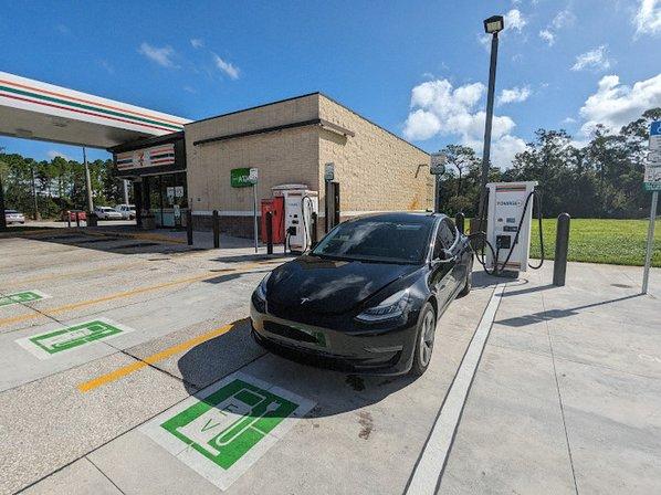 7Charge Charging Station