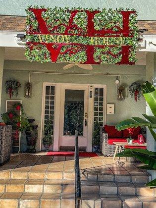 Vinoy House Inn
