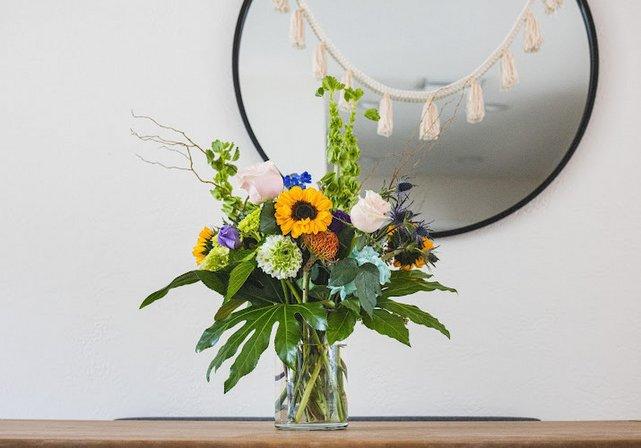 Delma's, The Flower Booth