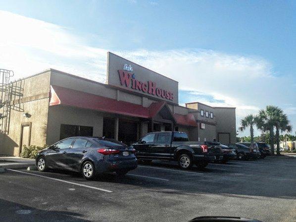 WingHouse Bar & Grill