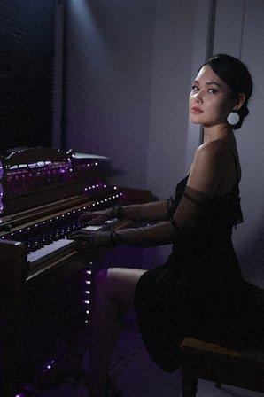 Piano & Vocal lessons with Aidana