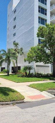 Harbour Hill Condominiums