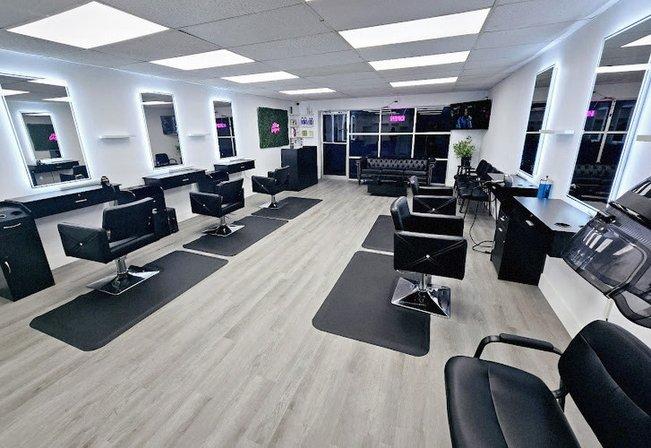 Cris Mari Dominican Hair Salon