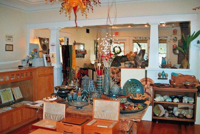 Craftsman House - Gallery, Cafe & Pottery Studio