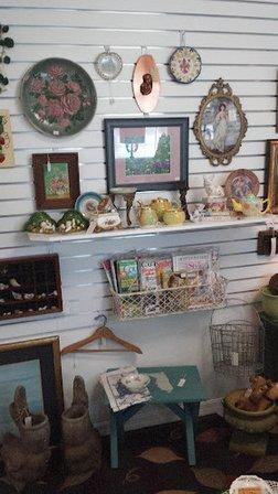The Boulevard Shoppe - Antiques and Collectibles