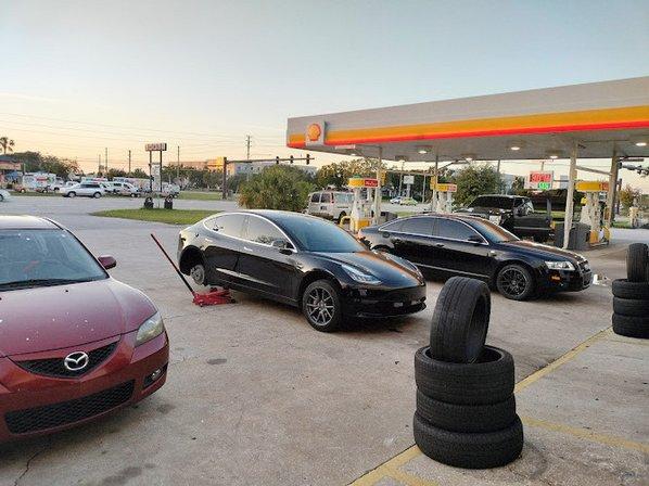 Tire Liquidators Auto Service St. PETE Shop