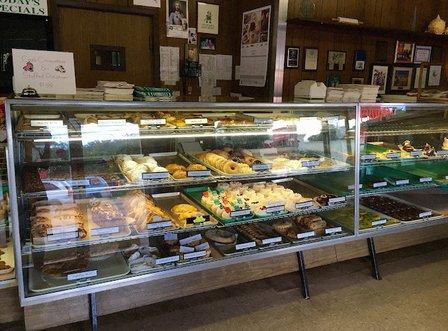 Housewife Bakery & Cafe