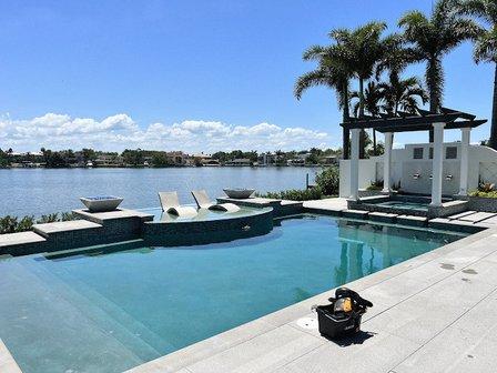 LR Pool Cleaning - Dunedin Pool Cleaning Service