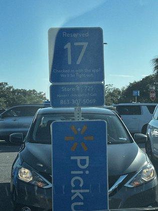 Walmart Curbside Pickup