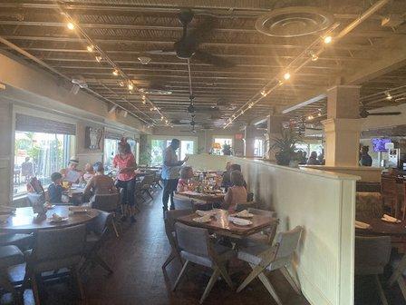 Tommy Bahama Restaurant, Bar & Store