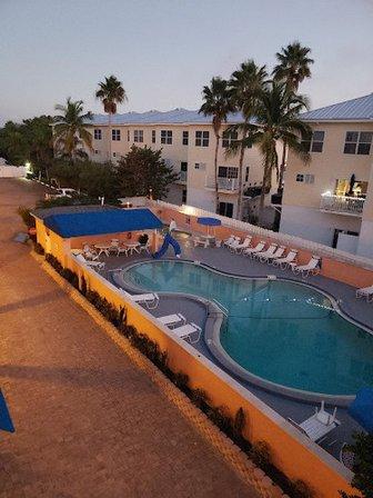 Gulf Stream Roberts Beach Resort