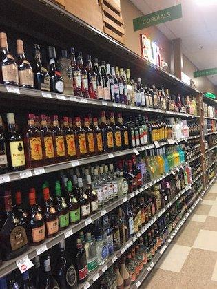 Publix Liquors at Sunrise City Plaza