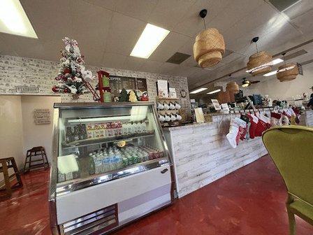 Cremesh Coffee and Bakery