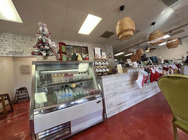 Cremesh Coffee and Bakery