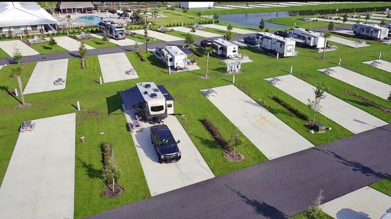Oak Tree Village Apartments & Campground