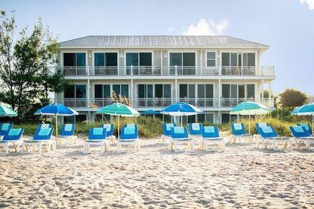 Mainsail Beach Inn