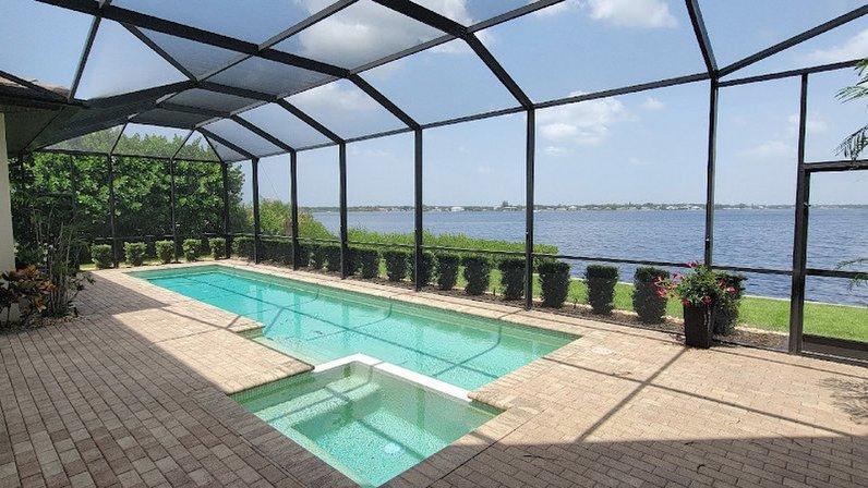 Screen Doctors of Sarasota LLC