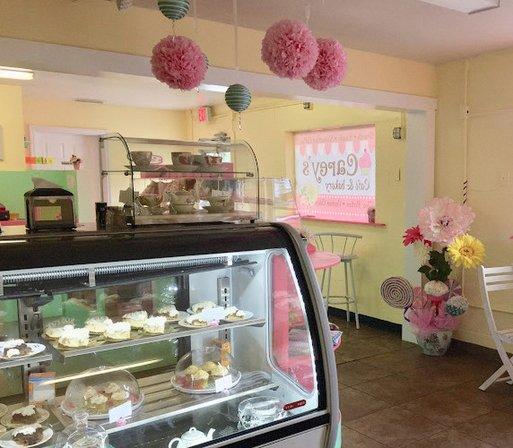 Carey's Cakes Of Inverness