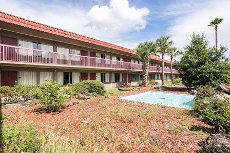 Motel 6 Spring Hill, FL - Weeki Wachee