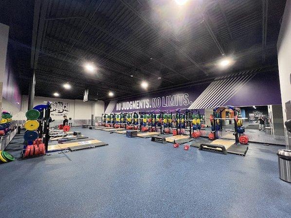 Crunch Fitness - Land O'Lakes