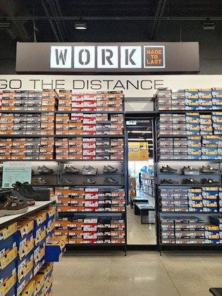 SKECHERS Warehouse Outlet